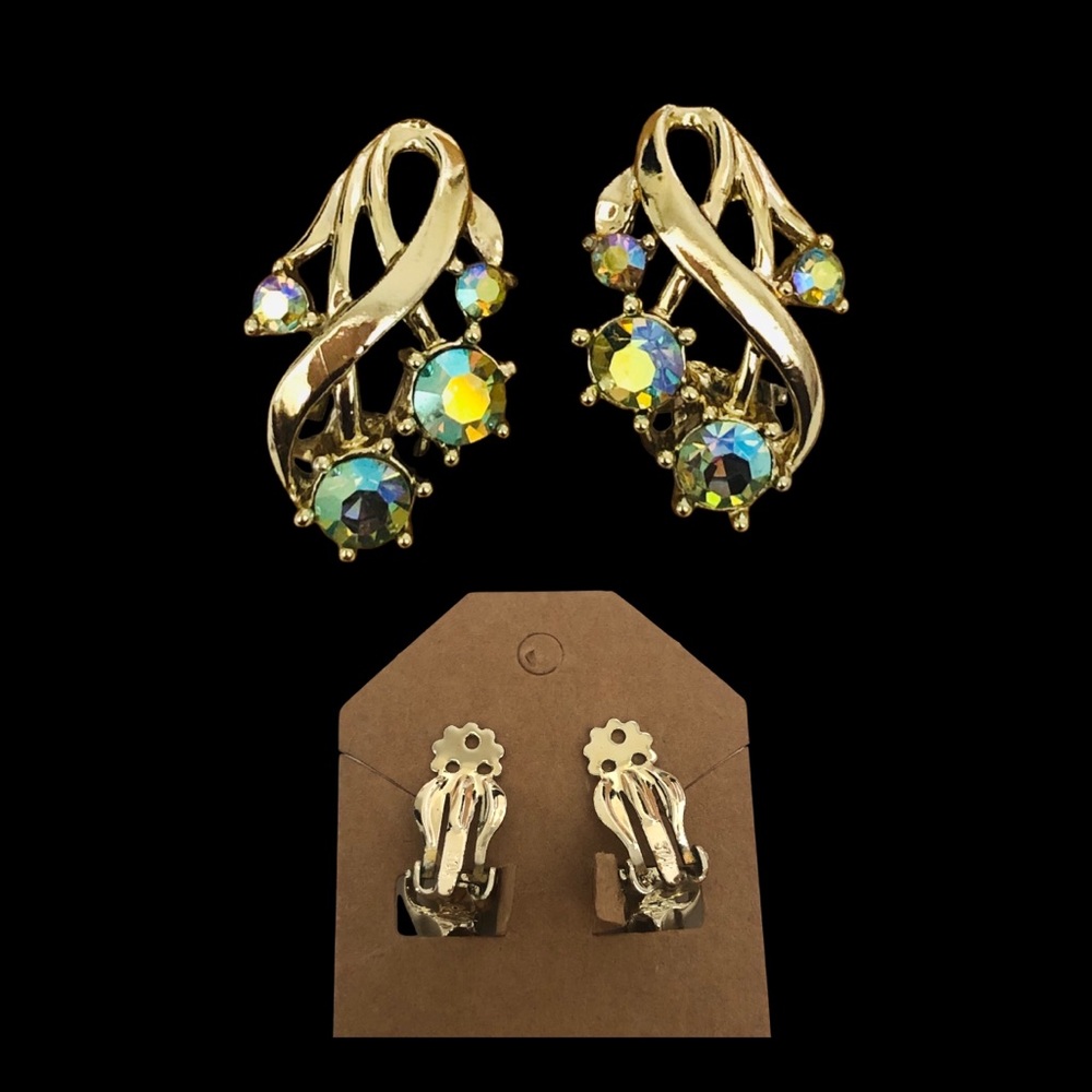 43. Vintage STAR Gold Tone AB Rhinestone Clip On Earrings